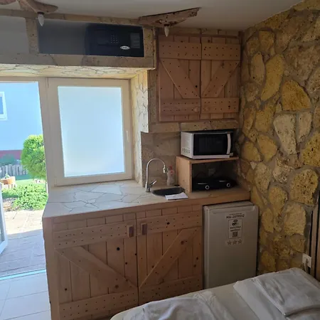Kriszta Vendeghaz Apartmán *